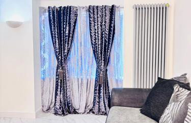 Luxury 5BR Stay With City Access - Photo 31