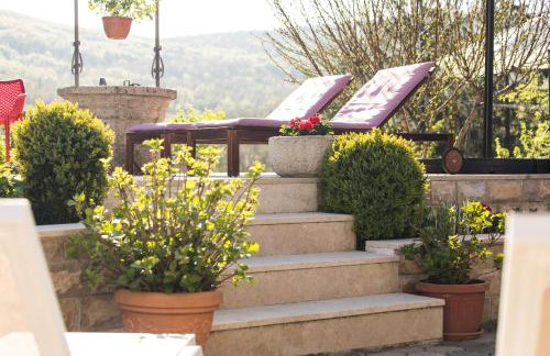 Captain's Villa with Swimming Pool - Photo 7