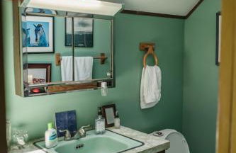 Southeast Portland Comfy & Eclectic Craftsman Home - Foto 35