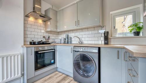 Buckwell Heights - 2 Bedroom Free Parking Wifi Sky TV - Foto 5, stove, pet friendly, toaster, minibar