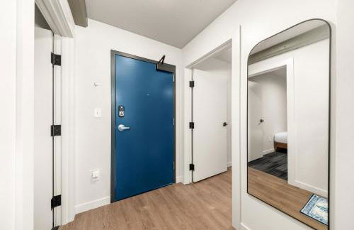 2BR in Downtown with Parking - Foto 26