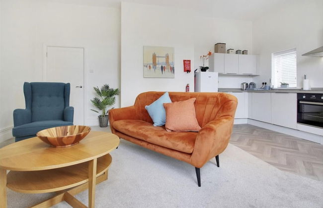 Stylish Large 1-bed Apartment in Tunbridge Wells - Photo 5