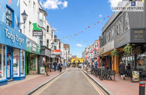 Spacious 3 Bedroom Brighton Home - South Downs - Stunning Sea Views - Garden - Pool Table - FREE Parking - Foto 43