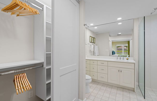 Rovigo Vacation Rental: Spacious Retreat with Panoramic Lake Views in Kings Lake. 4-BR, 4-Bathroom Home with Private Pool, just 3.4 Miles from the Vibrant Fifth Avenue South and Naples Attractions - Foto 22