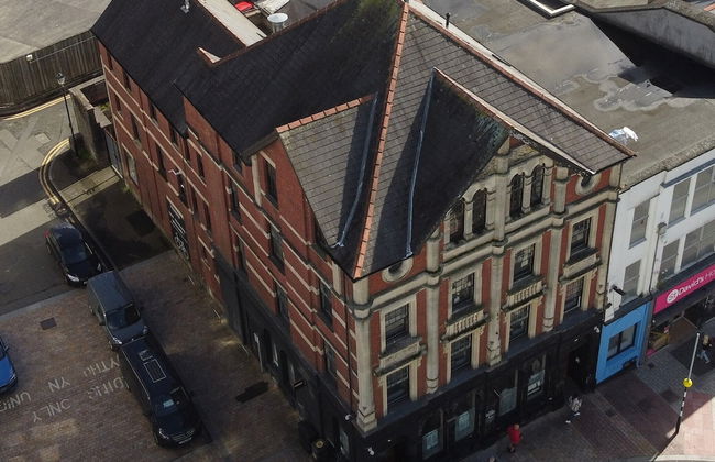 Captivating 1-bed Apartment, Merthyr Tydfil - - Foto 1