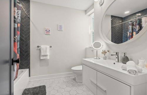 Family Fun South Philly Game House Near Sports Stadiums and Concerts - Foto 81