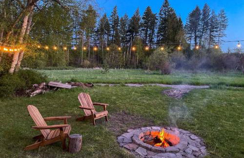 Glacier Retreat on 4 Acres with Sauna & Fire Pit - Foto 6