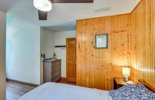 Huge Family Home with Pool - 13 Mi to Lake Michigan! - Foto 24