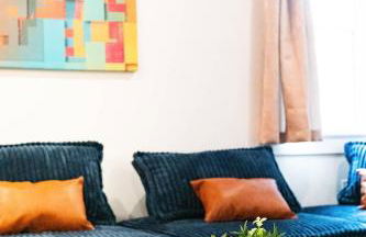 Modern Mountain Escape Sleeps Large Groups - Foto 6