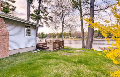 Waterfront Gladwin Vacation Rental with Lake View! - Foto 23