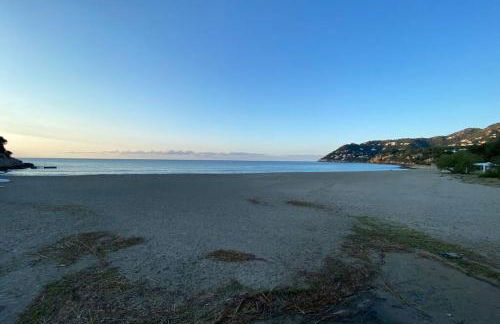 Sunny apartment 1B with balcony & pool in canyamel - Photo 32