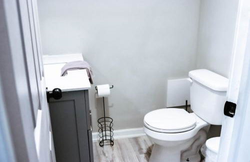 Cordova Farmhouse - 7 Minutes from the Ark! - Foto 40