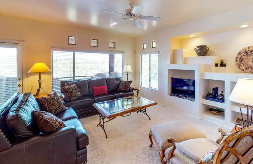 Spacious, dog-friendly condo with pool & hot tub - Foto 2