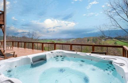 Private Retreat w/ Hot Tub, Amazing Views, Game Room Silver Spoon by Avantstay - Foto 8