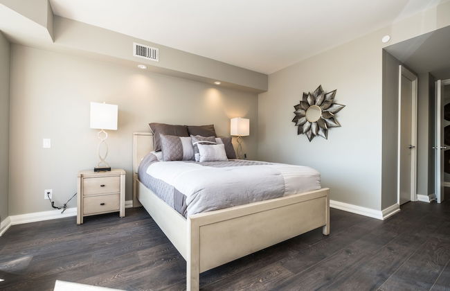 QuickStay - Premium 2bdrm in Yorkville (Yonge & Bloor) - Foto 3