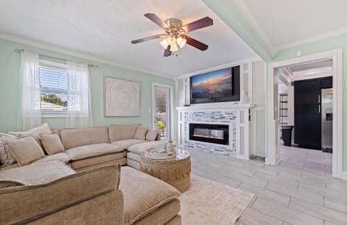 Stylish St Pete Vacation Home w/ Private Pool! - Photo 2