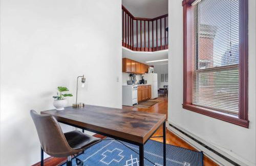 Jacuzzi 1BR loft with den and office-open concept - Foto 8