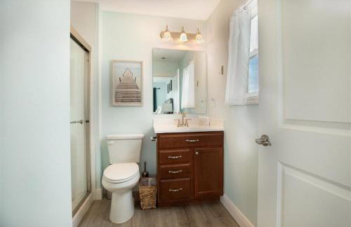 Seas the Day - Spacious Waterfront Pool Home, 50` Dock! - Foto 20