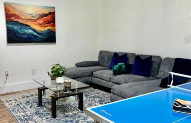 Spacious 4BR home w 2BA, a workspace & king bed! - Foto 67