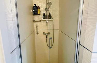 Apartment in monumental square Madrid Center - Photo 41