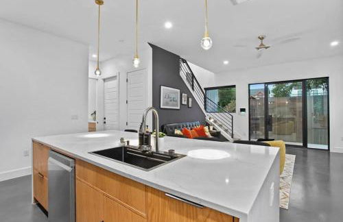 Full Duplex ATX Modern Creekside Retreat 2 Pools - Foto 17