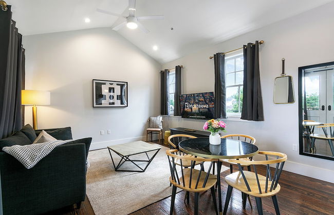 The Irish House - Photo 31