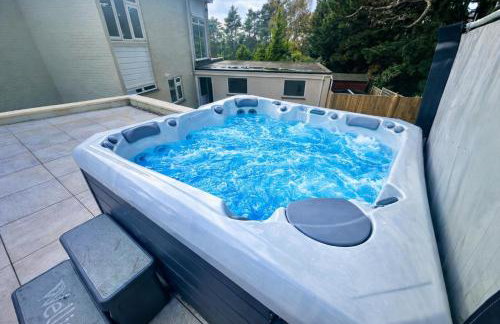 5 Bed House - Pool - Hot Tub - Sauna - Pool Table - Near New Forest and Beach - Sleeps 12 - Photo 61