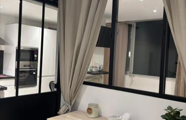 Cosy T2 climatisé sur le port à 5min de la mer parking privé linge de bain et de lit fournis - Foto 9