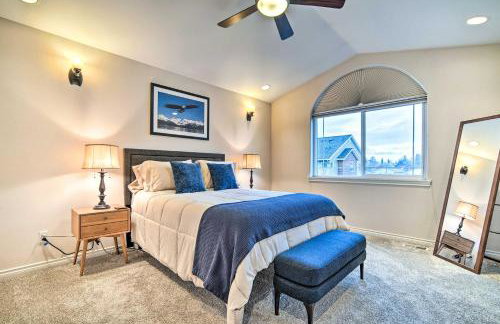 Sleek Escape with Balcony Less Than 1 Mi to 5th Avenue! - Photo 14