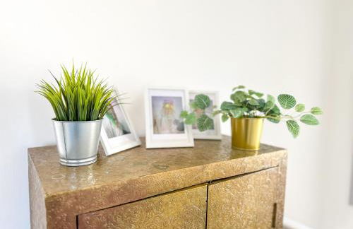 Modern Family Home near Reculver - Sleeps 8 - Pets Friendly! - Photo 4