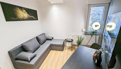 ALFA 4 Zimmer Apartment 8 Personen TV WIFI WM I 4BR 7Beds I 8 people I Kitchen l Bathroom - Foto 3