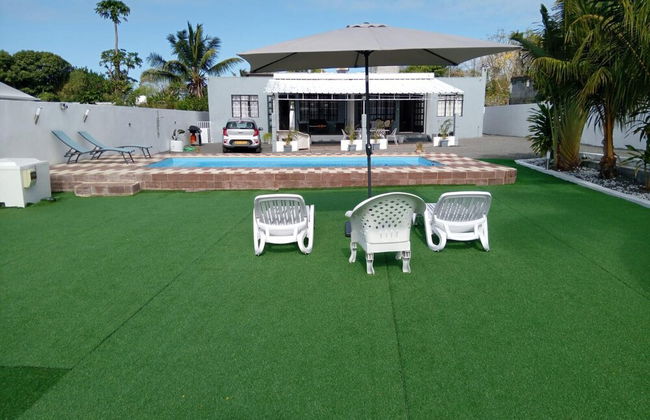 Villa Bella is 5 Mins From the Beach With Amazing Garden Overlooking the Pool - Foto 34