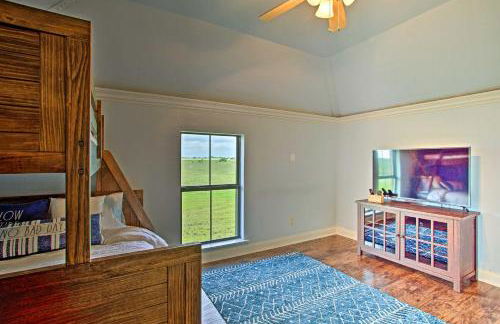 Home with Game Room and Fireplace 14 Mi to McKinney! - Foto 23