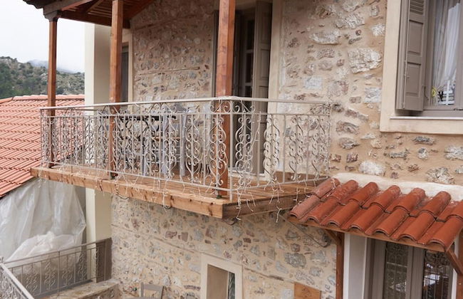 Dandy Villas Dimitsana - a Family Ideal Charming Home in a Quaint Historic Neighborhood - 2 Fireplaces for Romantic Nights - Foto 9