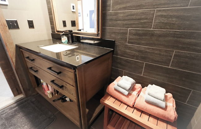 Lookout Lodge An Extraordinary Escape for 10! - Photo 35