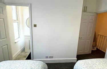 Spacious 4Bedroom - 10mins to London Bridge with Parking & Garden - Foto 38