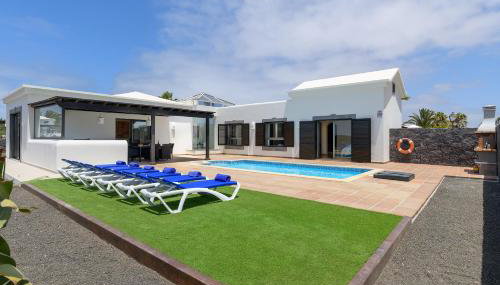 Hipoclub Delux villa Faro Park 189 - Photo 1, sunbed