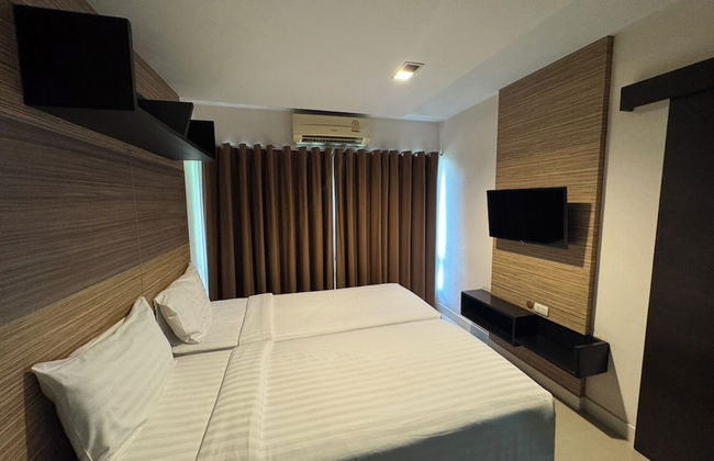 Palette Bella B All Suites Bangkok Hotel - Photo 26