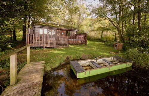 Chiffchaff Lodge with Hot tub - Foto 7
