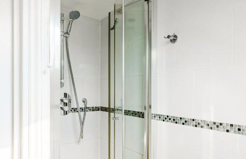 Cosy flat with free parking near London hotspots - Foto 6