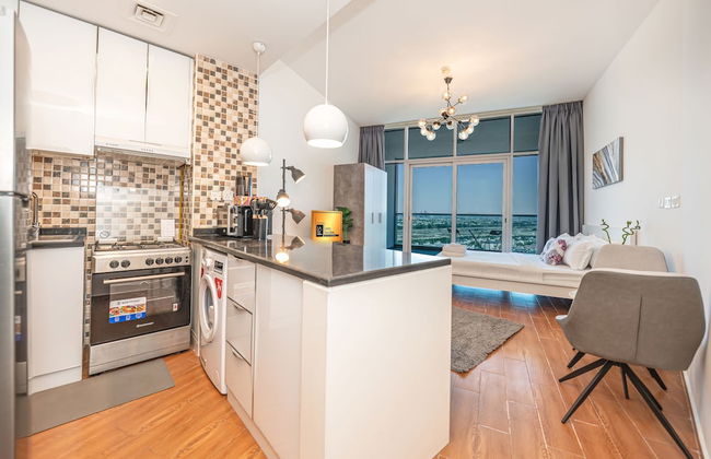 Luxury StayCation - Al Jawhara Tower Studio Apt in the Heart of Dubai - Photo 14