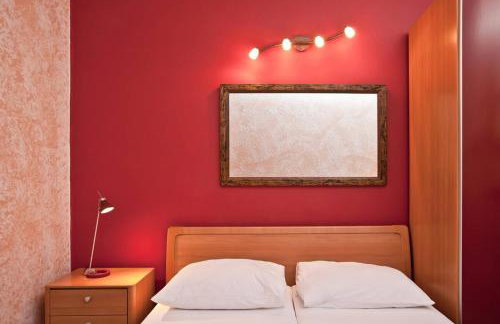 Mediteran with garden next to beach and Old Town - Foto 13