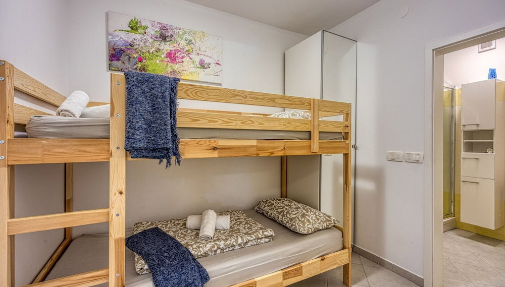 Modern Apt Deni: Terrace + Private Parking - Foto 1, Quarto