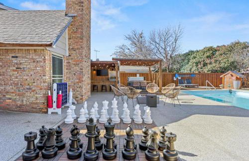 5BR w Pool, Golf Simulator, Game Room & EV Charger - Foto 46