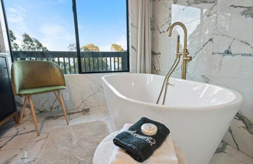 Marbella Lane - 3BR Penthouse Executive Suite, SFO, Parking - Foto 24