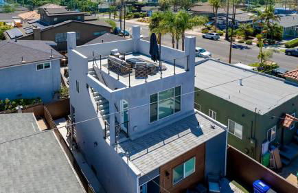 Modern Urban Escape Rooftop & Walkable Fun - Foto 25