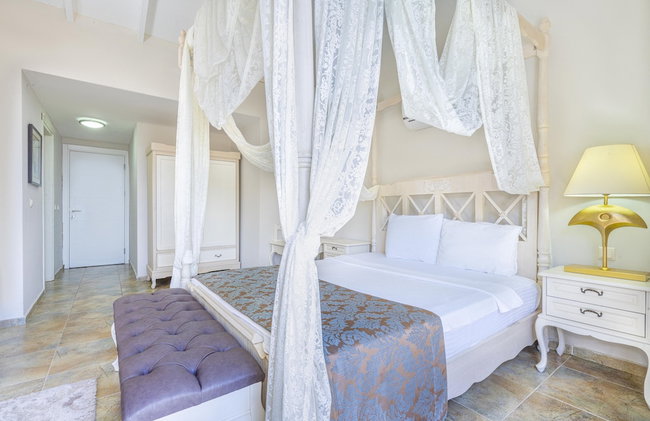 Alya Villa Butik Hotel - Photo 20