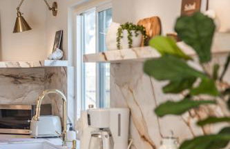 @ Marbella Lane - Vibrant & Chic Designer Home - Photo 37