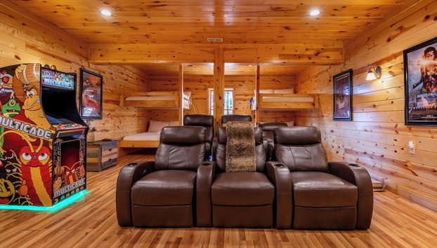 Misty Mountain by Avantstay Hot Tub, Mountain Views, Theater, Pool Table - Foto 3, Habitación