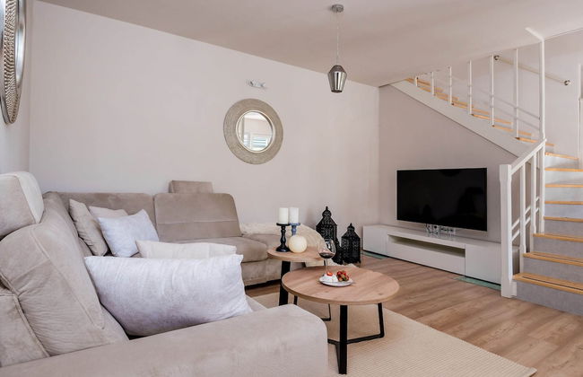 Luxury Villa Lelu With Heated Saltwater Pool, Parking, High Speed Internet, Bbq, el. car Charge T2 - Foto 18